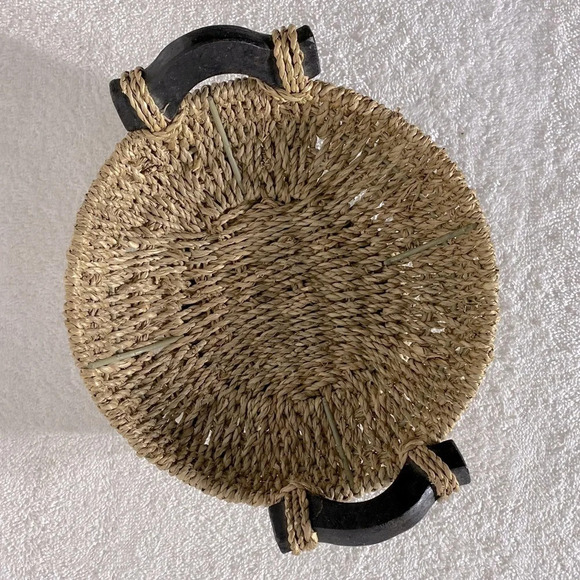 Woven Sea Grass Round Basket With Handles - Picture 2 of 8